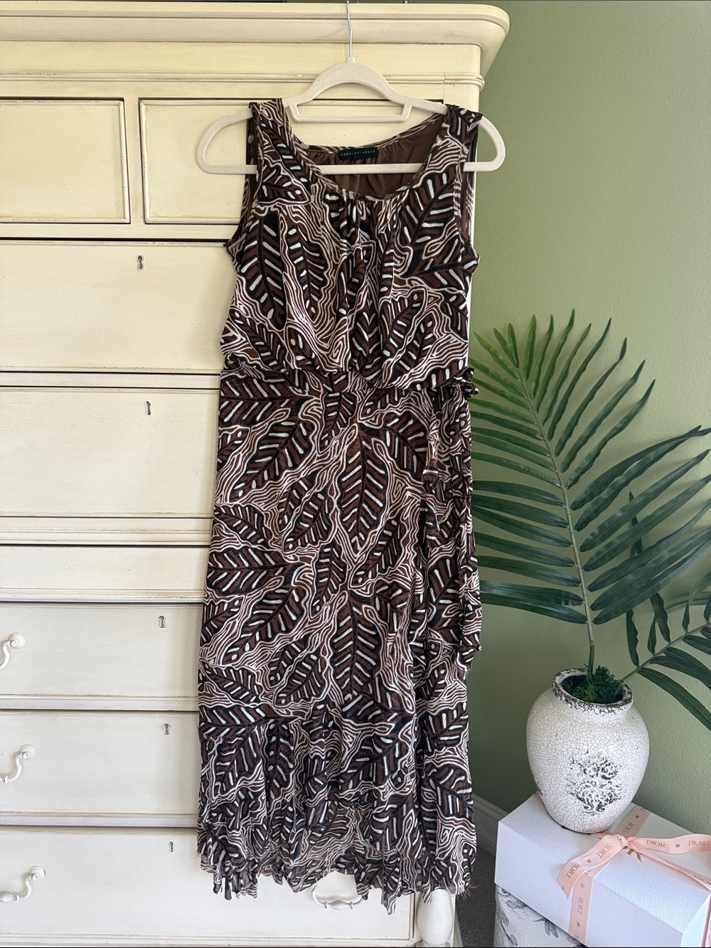 Jane and Delancey Brown and Cream top and skirt Leaf-Print size small
